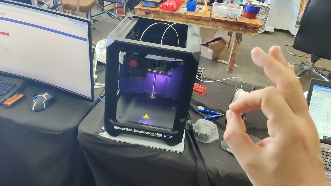 The Paperweight MakerBot Mini