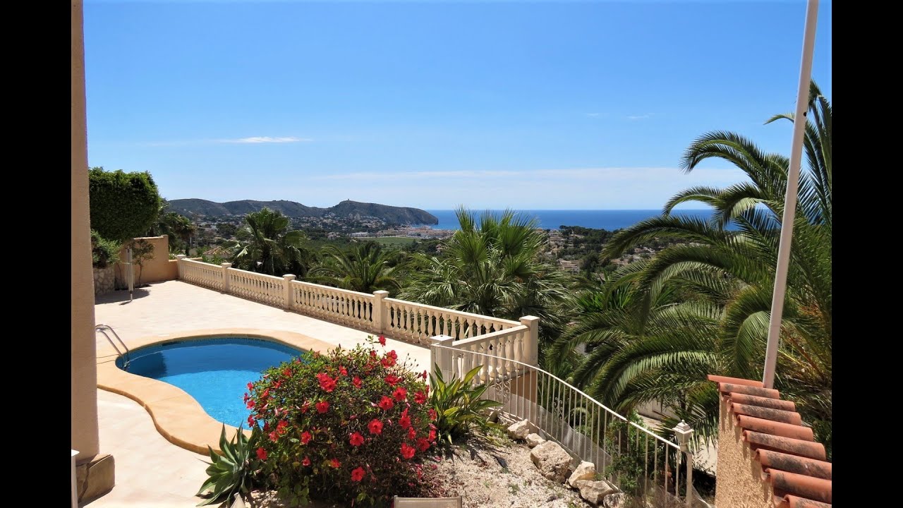 Sea view villa for sale in Moraira, Benimeit