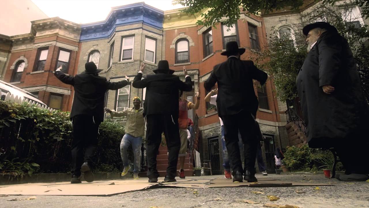 Vincz Lee feat Popcaan, Cali P, FireFly & Riga - Upside Down (Video)