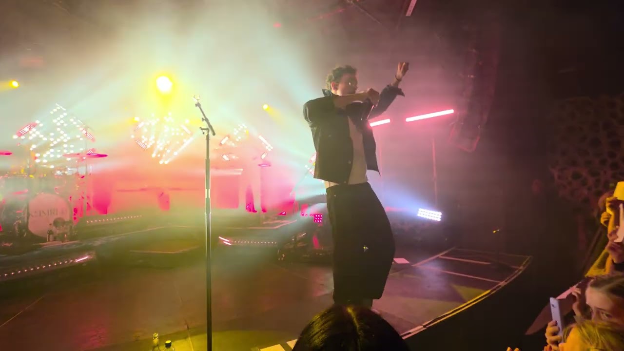 Hug yourself - Kamrad - Zoom Frankfurt - 13.02.2026