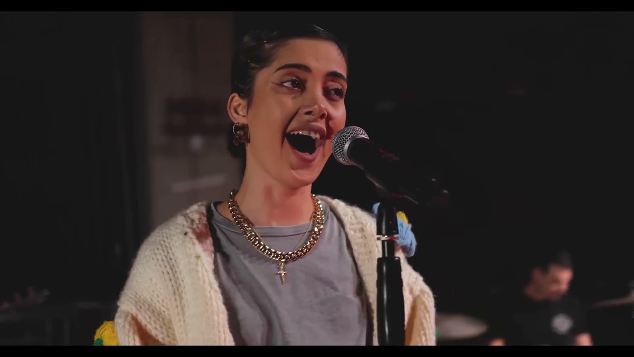 Mary Jane   Deniz &Uuml;st&uuml; K&ouml;p&uuml;r&uuml;r Full HD