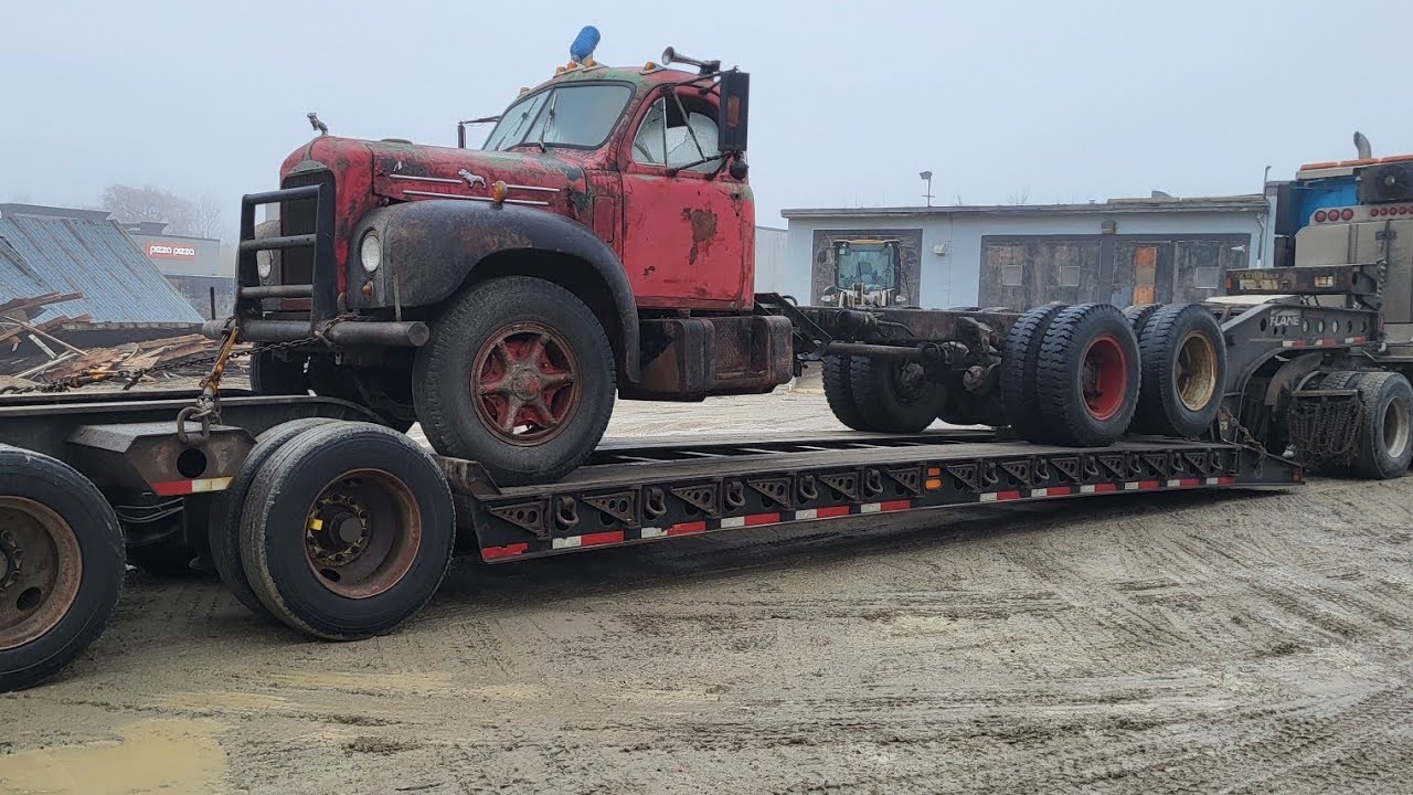Mack semi truck restoration project
