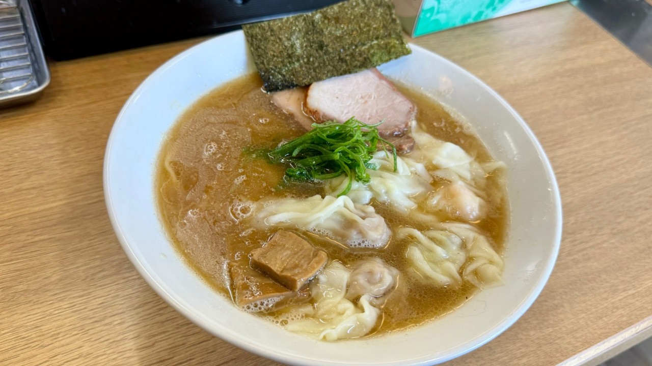 For Japanese salarymen, ramen is the ultimate lunch🍜