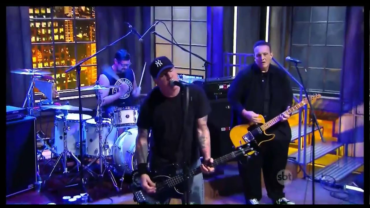 CJ Ramone - Baby I Love You - Live The Noite com Danilo Gentili
