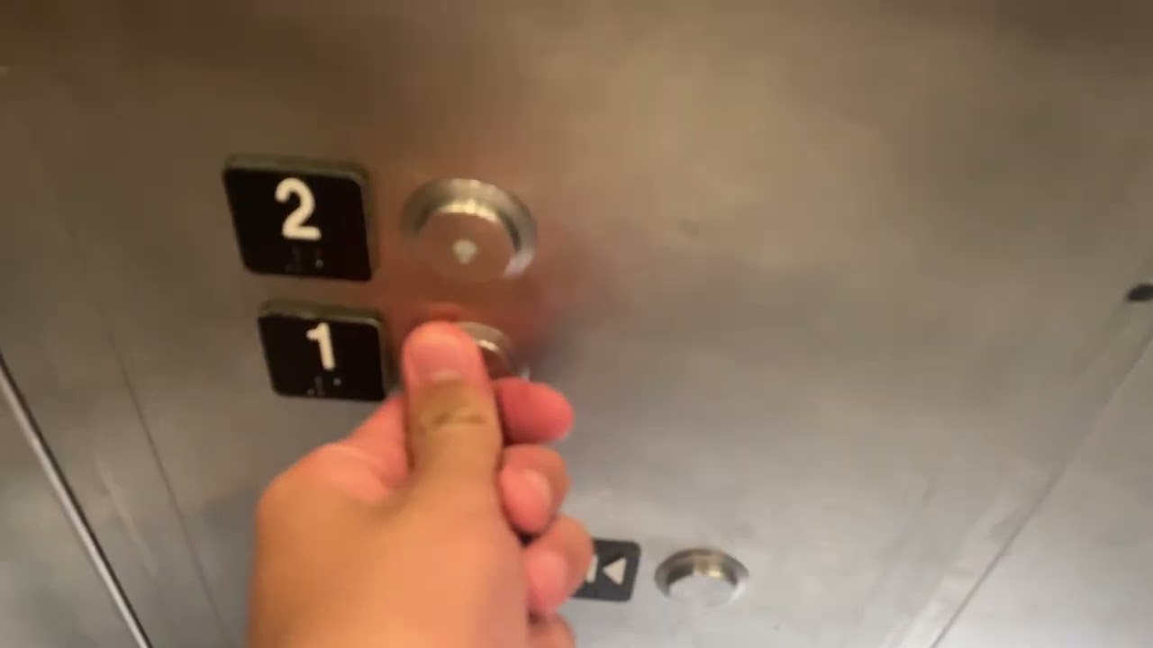 Schindler 330A Hydraulic Elevator at H&M, Westfield Wheaton, MD