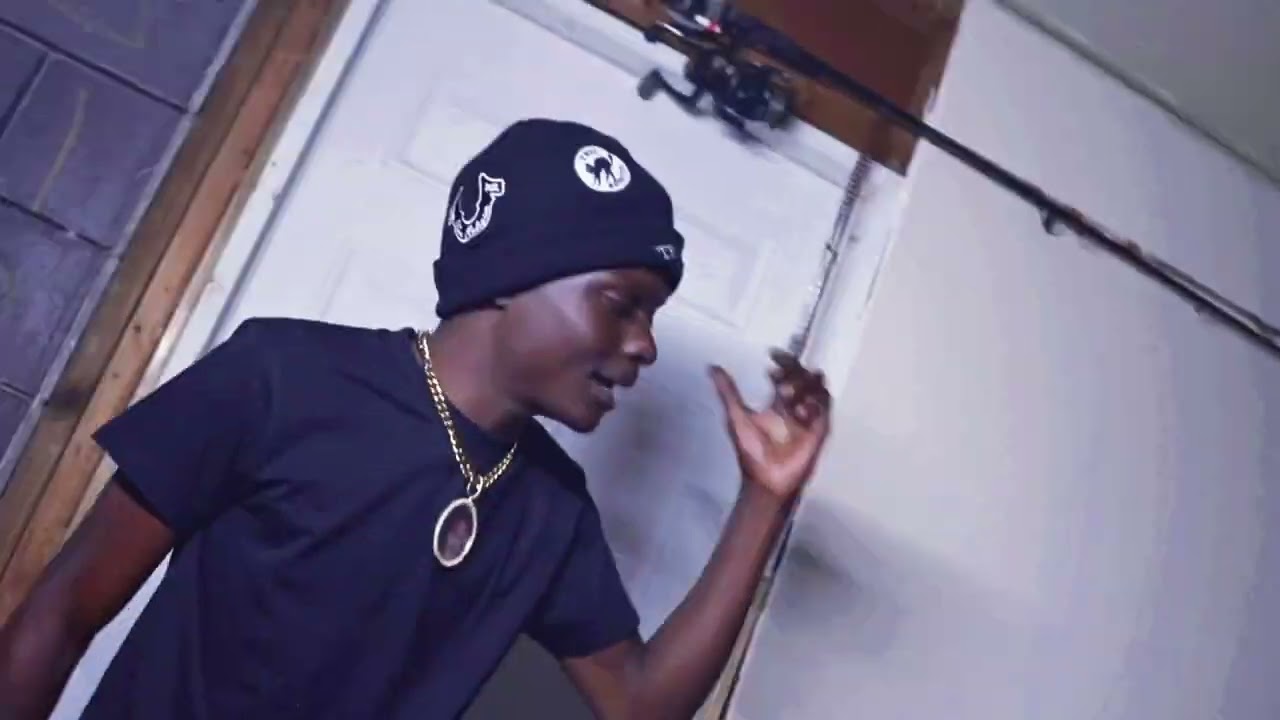 XemOutSkelly - Hit My Flame  (Official Video)