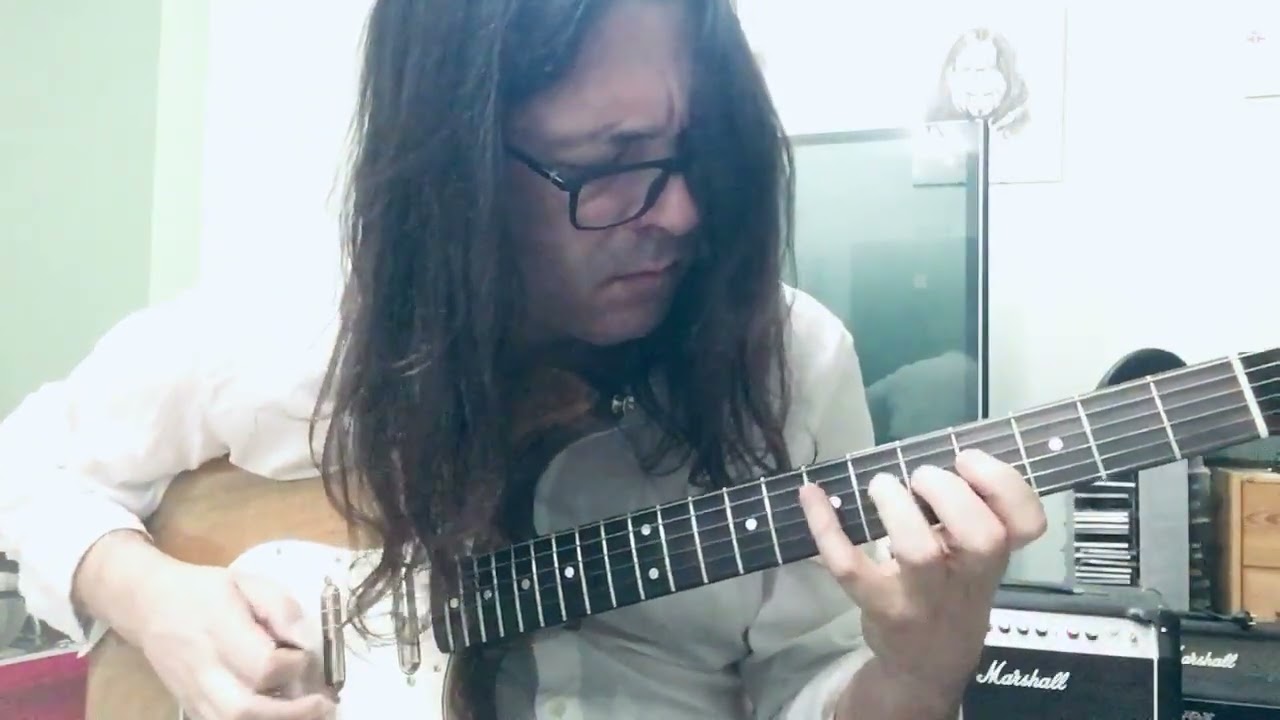 A jazzy lick on my favorite custom made strat by D Rossi 