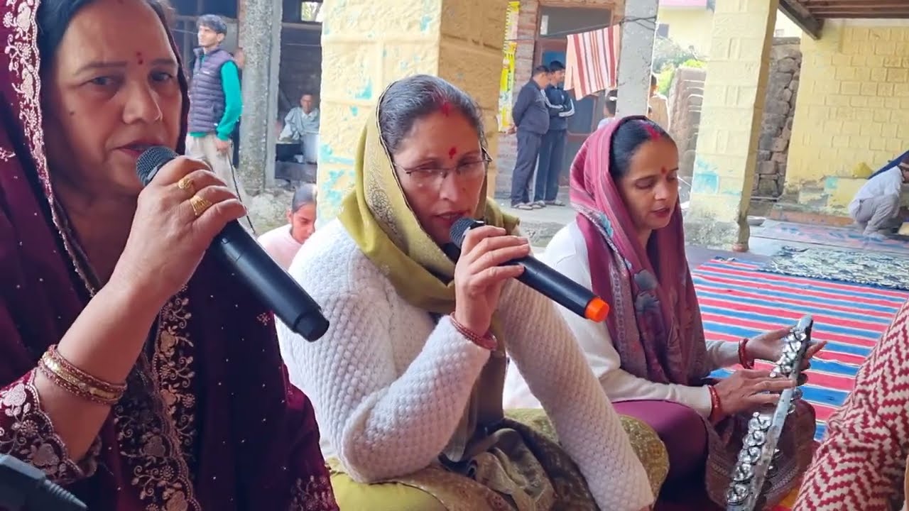 #bhajan कीर्तन में सुनिए मातारानी जी की सुन्दर भेंट #kirtan 🙏🏻