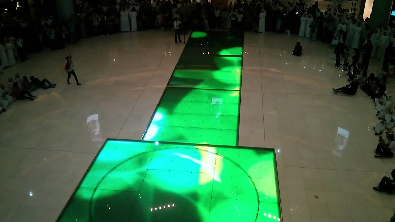 FLashmob dubai mall 18 Oct 2013