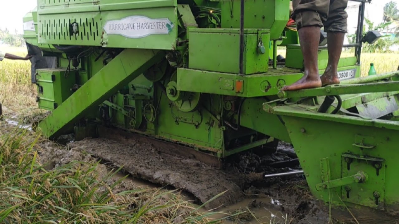 Combine Harvester Stuck in Deep Mud I Kartar 3500 G Combine Harvester I 