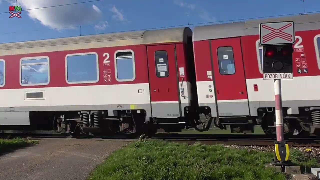 Železničné priecestie Štúrovo tr.sk. [SP2028] - 17.4.2022 / Žel. přejezd / Slovak railroad crossing