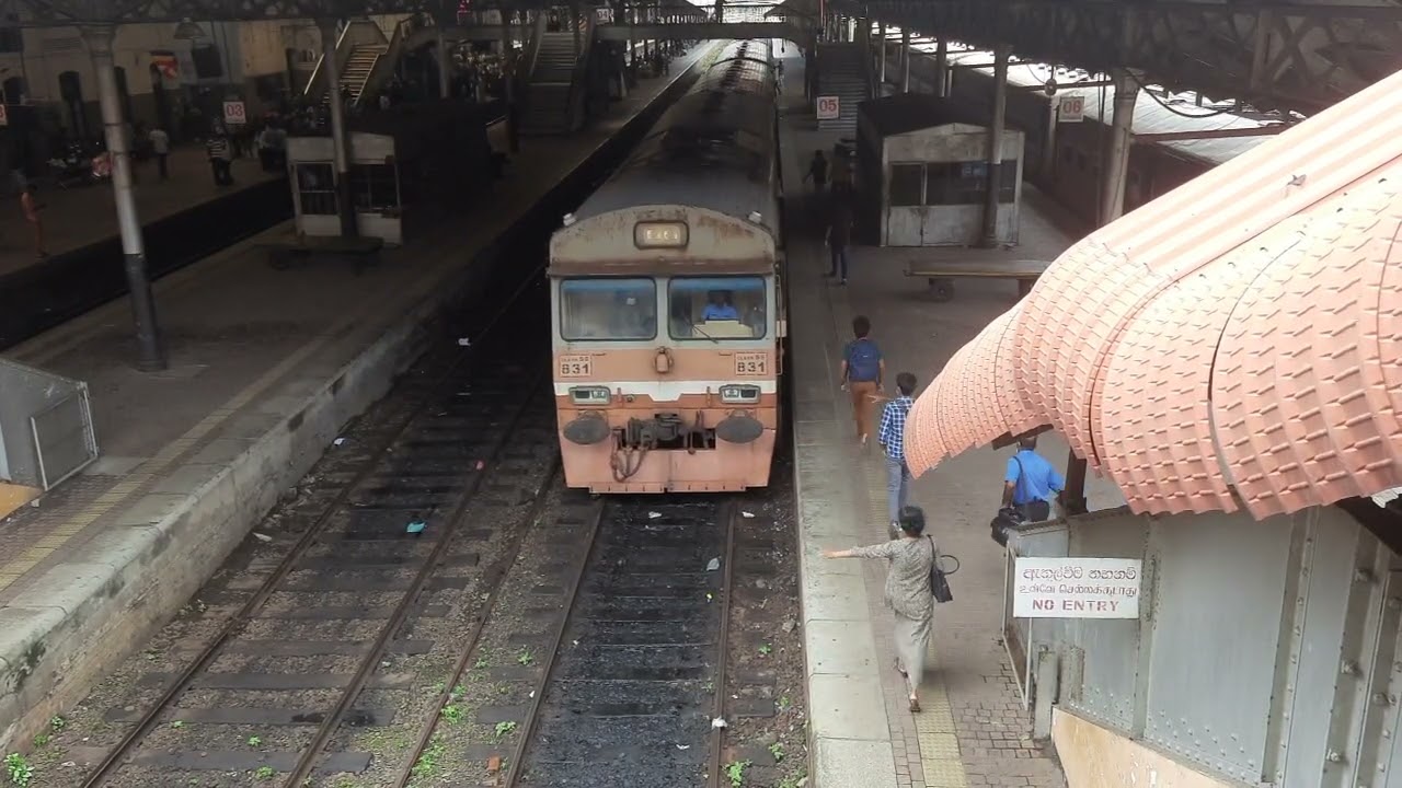 Class S 8 Train No 831 Train to Aluthgama arrived to and leave from Colombo Fort Railway station