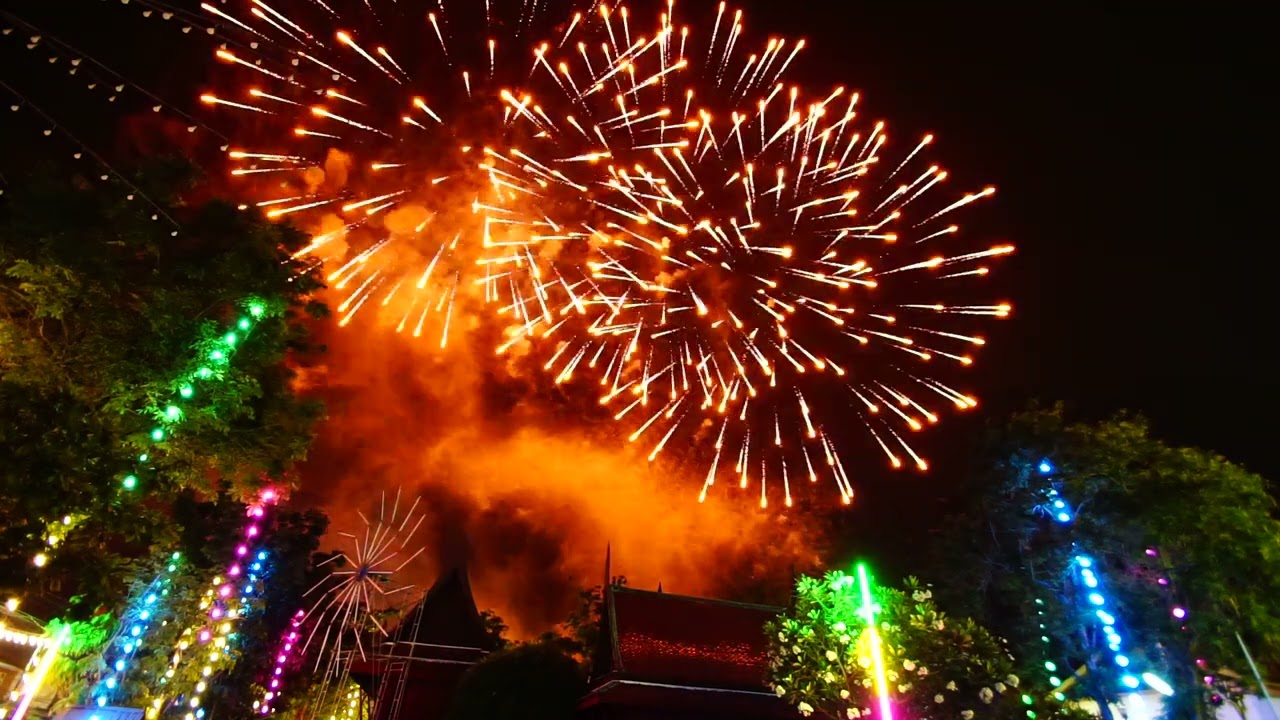 พลุฉลองพัดยศและทำบุญอายุวัฒนมงคล6รอบ พระวชิรเหมคุณ เจ้าอาวาศวัดใหญ่สุวรรณารามวรวิหาร