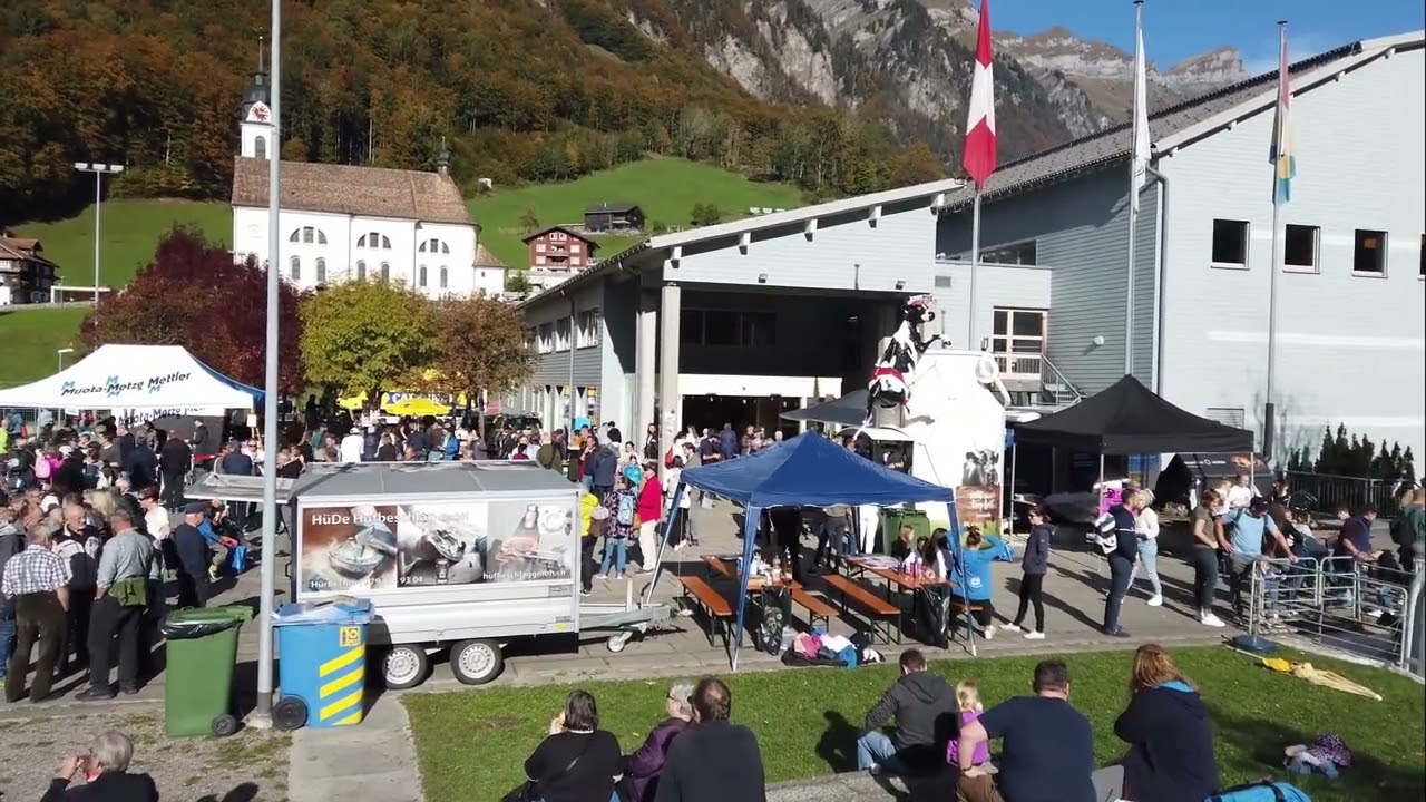 Auf dem Weg zum Muotitaler Alpchäsmärcht 2023