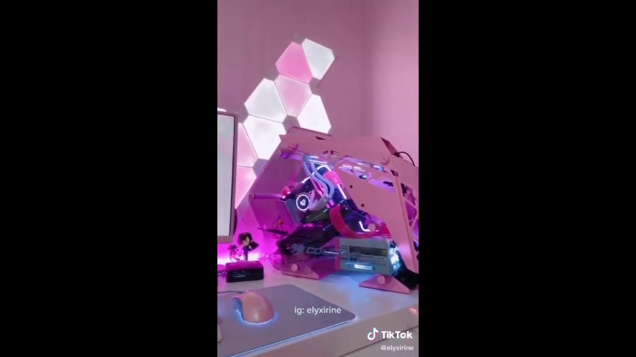 TikTok Compilation - Gamer Girl / Pink Setup