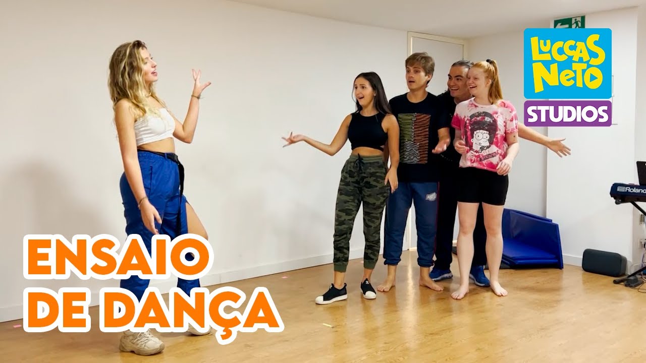 ELENCO DA ROXTEEN ENSAIANDO A COREOGRAFIA DA MÚSICA 