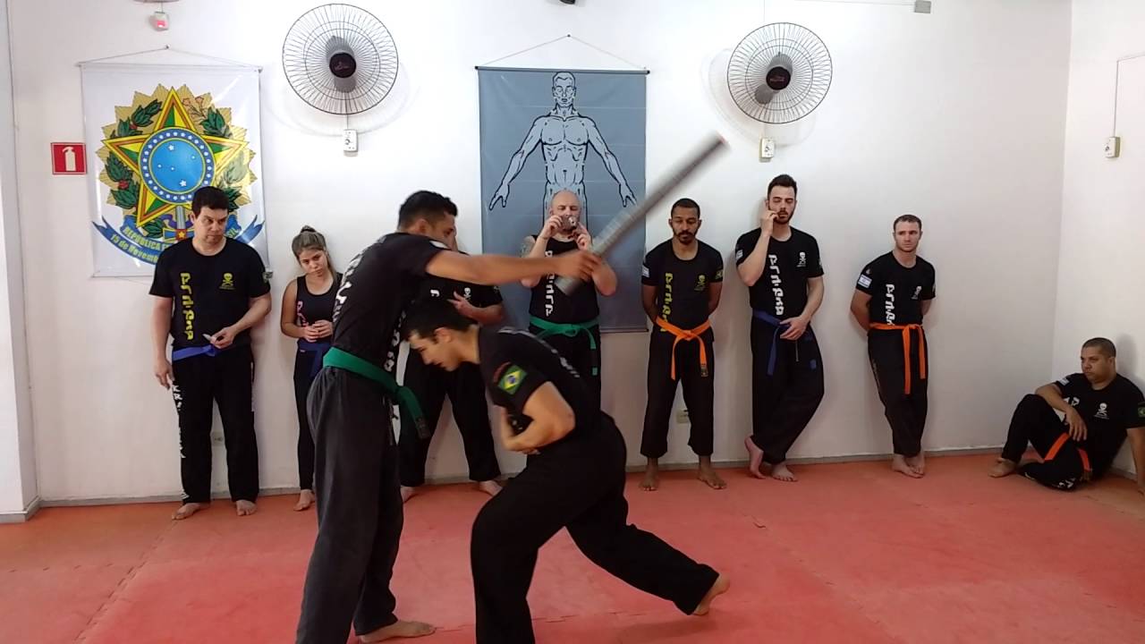Krav Maga Caveira: defesa contra ameaça com bastão