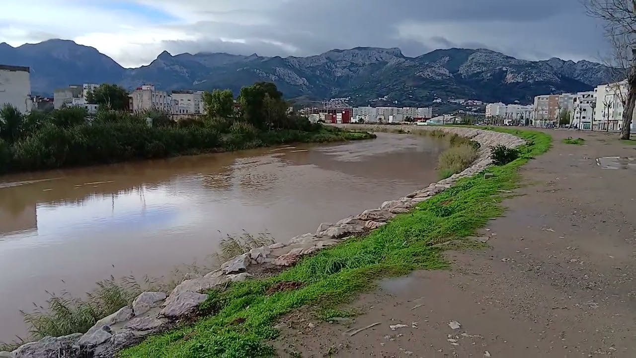 حمولة قياسية لوادي مرتيل 