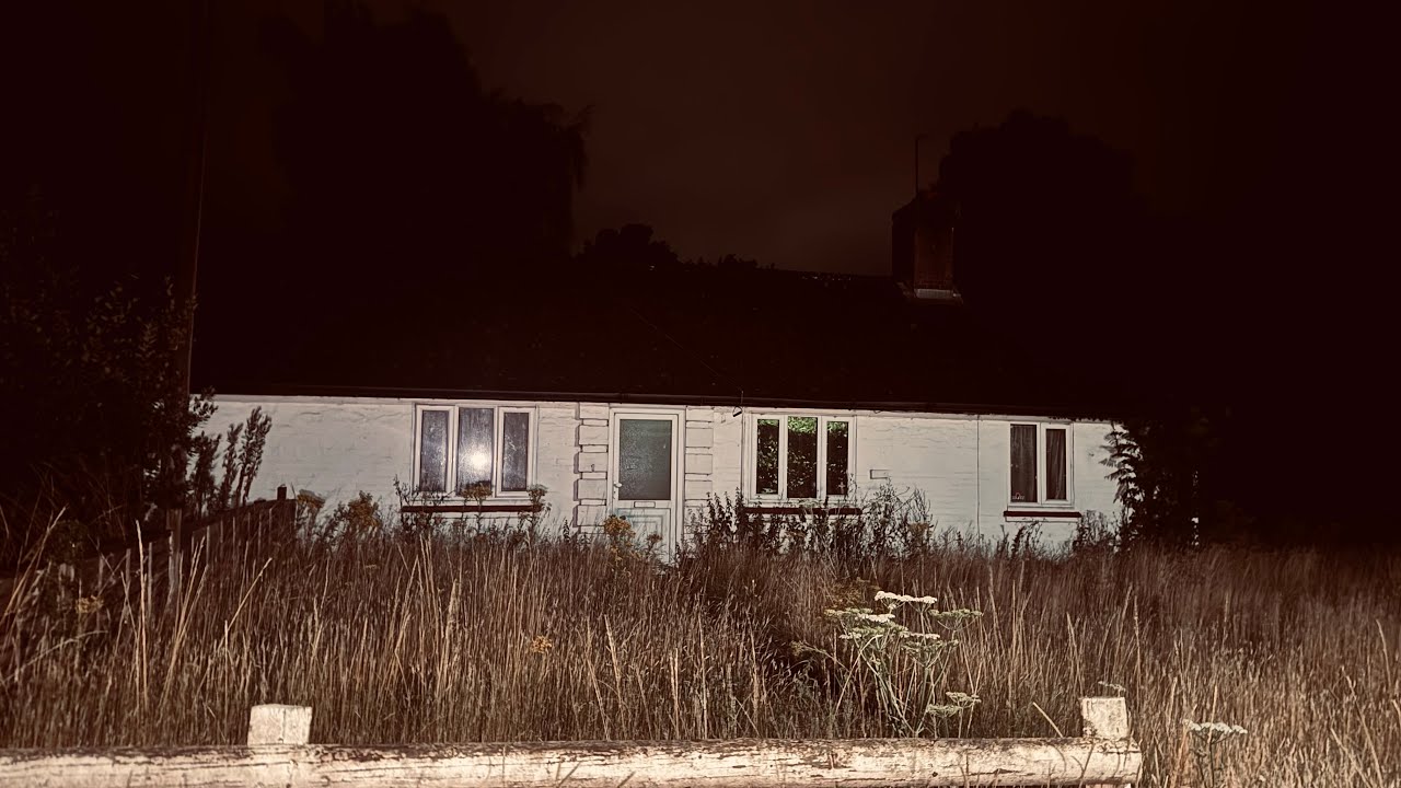 TERRIFYING PARANORMAL ACTIVITY IN THIS HAUNTED ABANDONED HOUSE| REAL PARANORMAL 