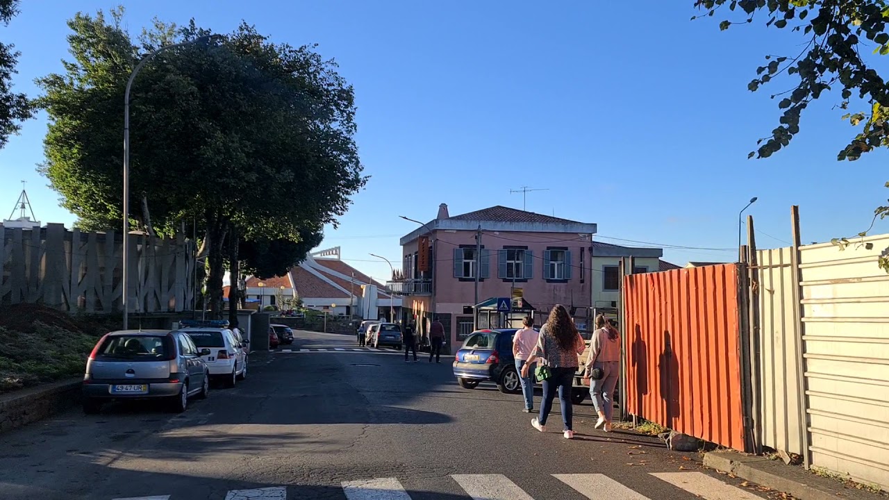 passagem por a linda vila, da camacha ilha madeira Portugal 2021 10..