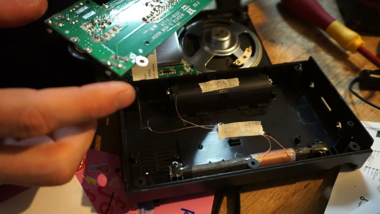 ADDING BNC TO XHDATA D-808 SHORTWAVE RADIO