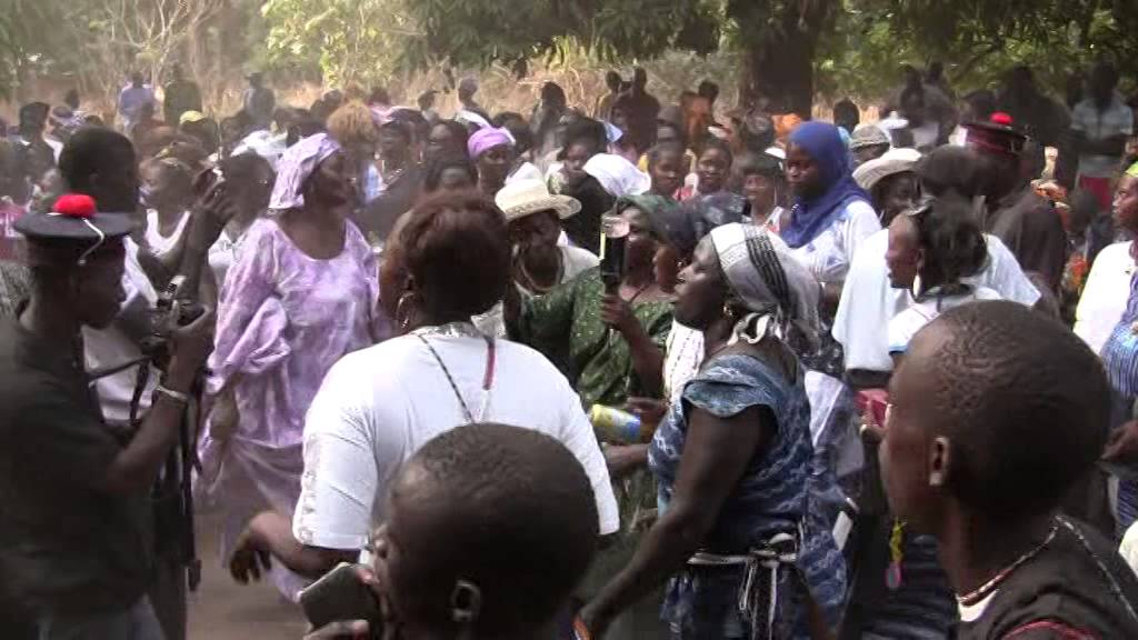 INTRONISATION DE SA MAJESTE LE ROI SILONDEBIL SAMBOU D'ESSAOUT Partie 2