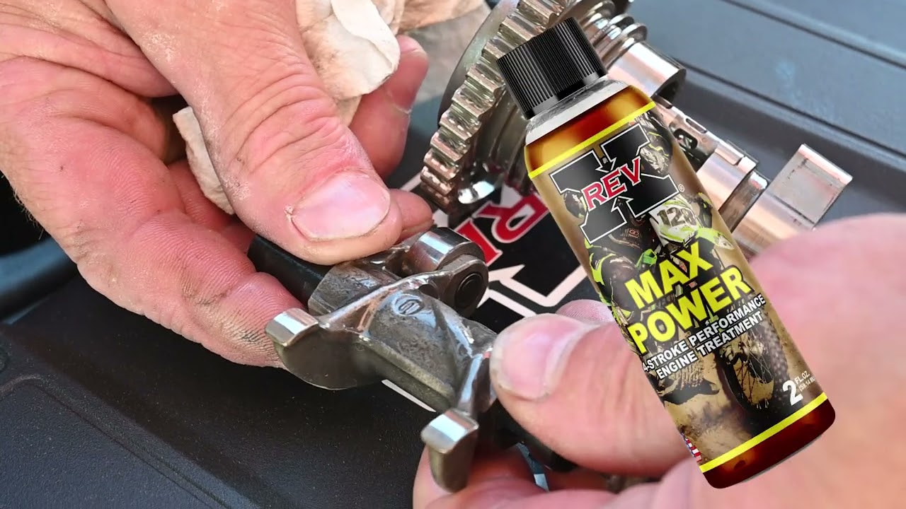 Разборка мотоцикла 450 Dirt перед испытаниями на разрушение в Глен Хелен.