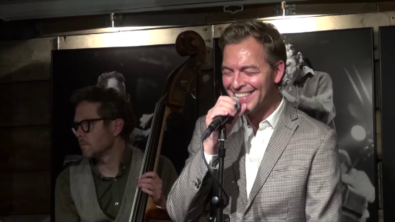 Mark Linn sings with S&oslash;ren M&oslash;ller Trio live