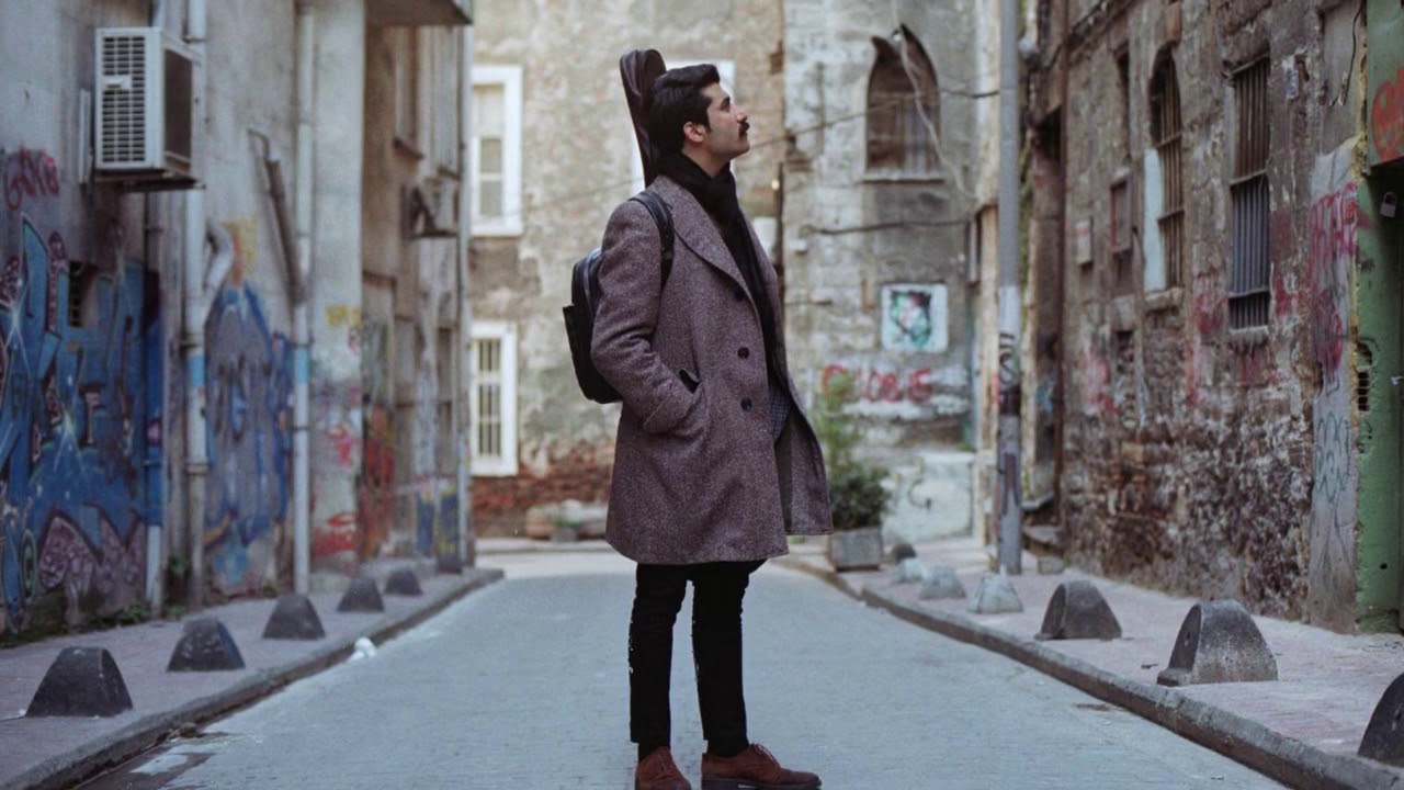 “Etraflıca Yürümek”- Hasan Kiriş