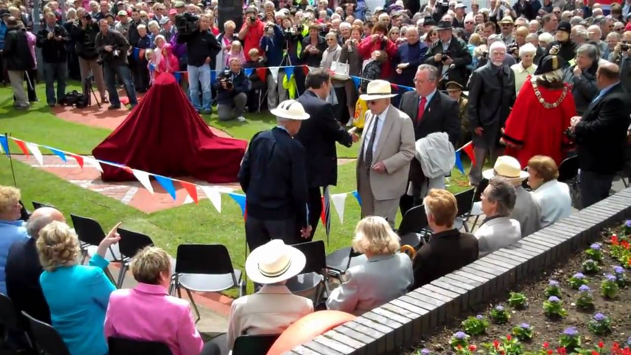 Dad's Army. Unveiling of the Captain Mainwaring statue.