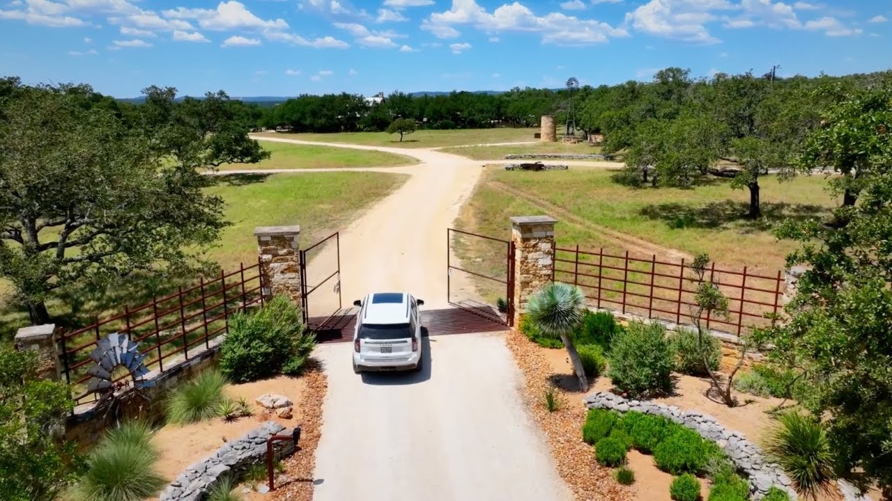 The Branded T Ranch | 195+/- Acres in Kendalia, TX