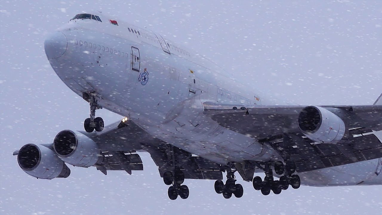 ✈️❄️WINTER TAKEOFFS & LANDINGS 🇷🇺 Moscow Airports Plane Spotting in Russia