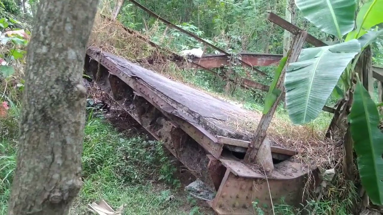 следы моста, соединяющего Магетан Мадиун | Тиковый мост рухнул 15 лет назад