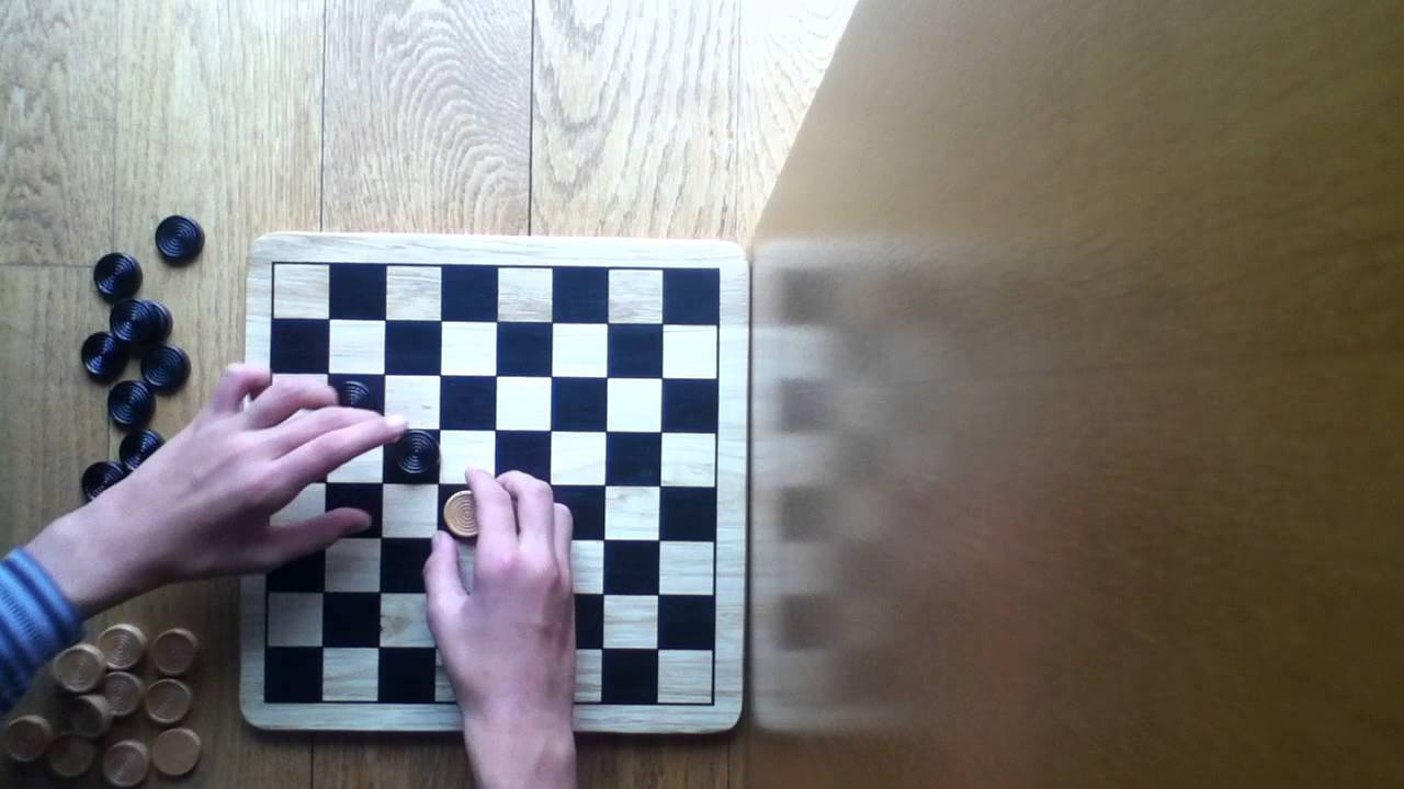 Jouer aux dames - Apprendre un jeu de soci&eacute;t&eacute;