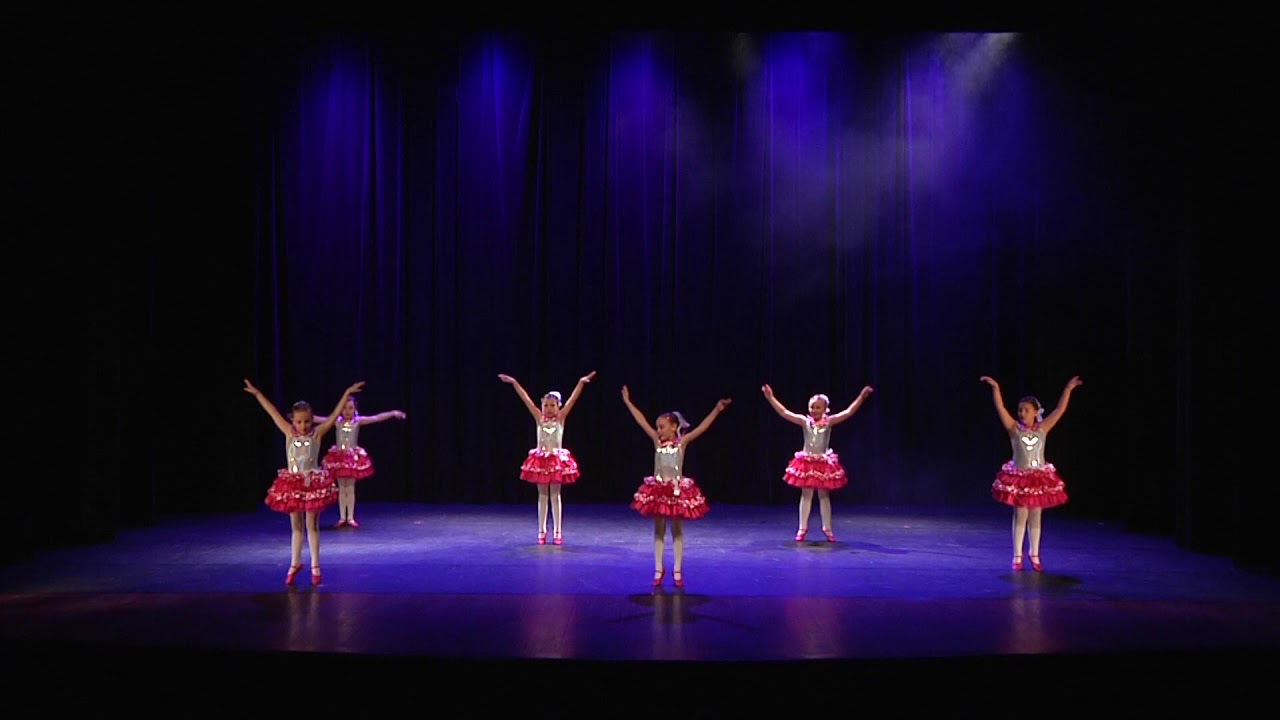 Coreografia Bonecas, 2017 - Ballerin Cia de Dança