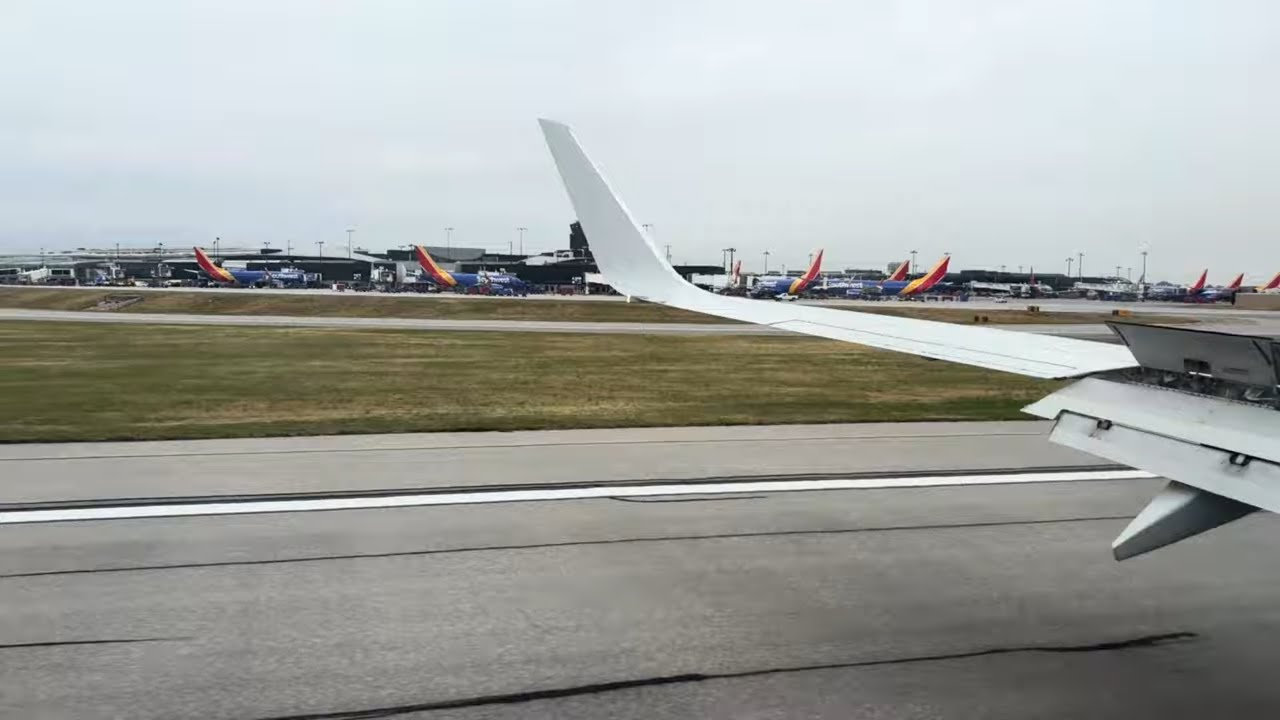 [4K] We Landed at the wrong airport. Diverting to BWI Charlotte to Norfolk with American Airlines