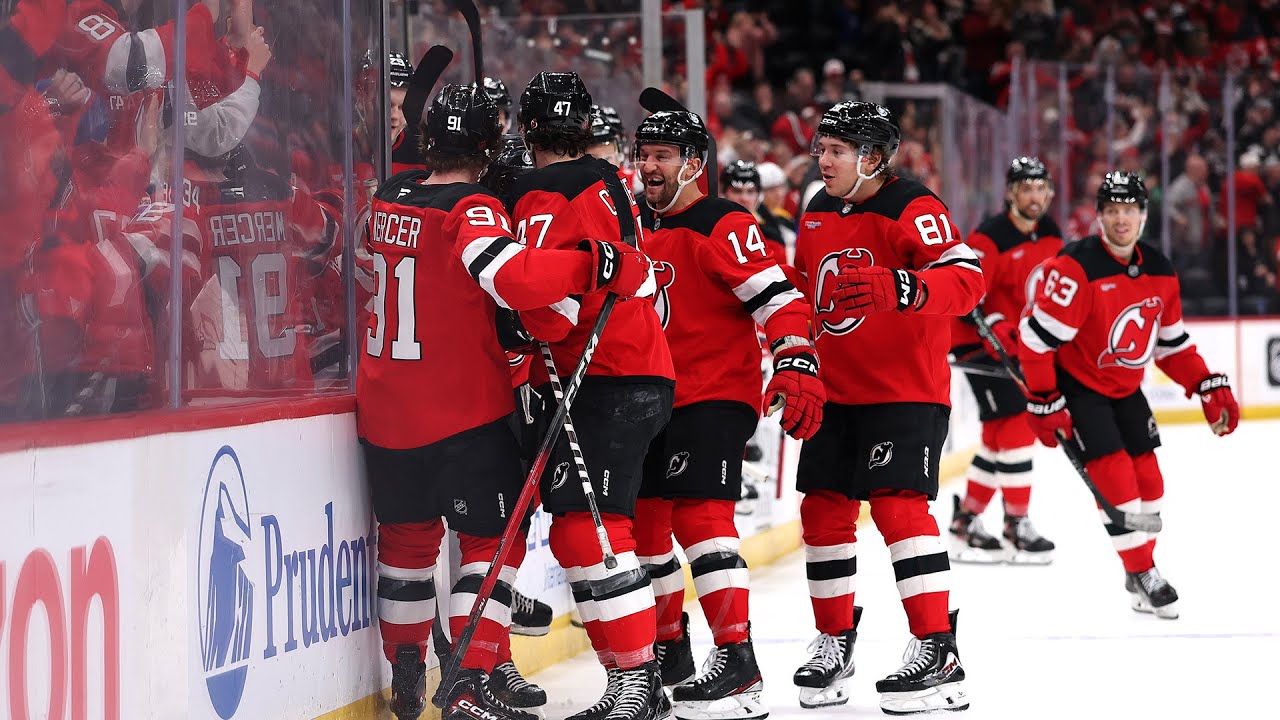 Hischier wins it on Swiss Heritage Night! 🇨🇭 Zwei Kommentare: Hischier der Held im Schweizer Duell!