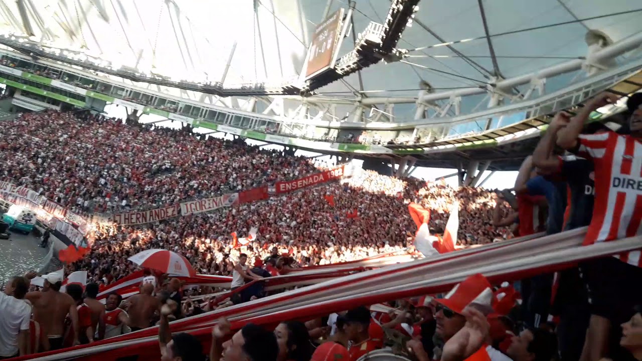 Yo soy hincha del Pincha no me cabe ninguna, si me andan buscando estoy en la tribunaa!!