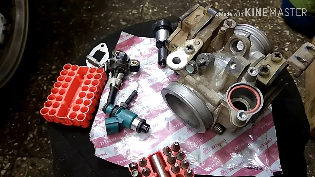 HONDA  250CBR Injector fitting in throttle body (ENGLISH)