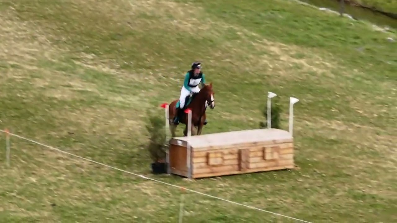 Drone beelden SGW Oudkarspel Manege Beukers M