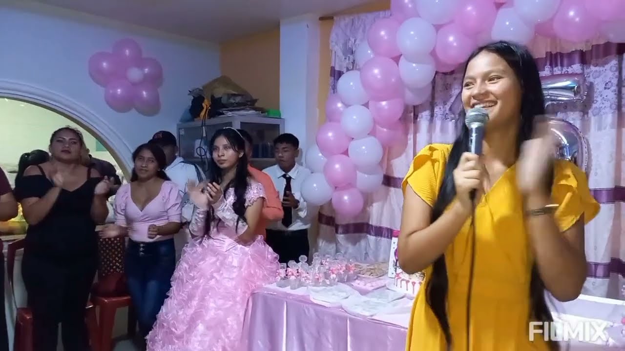 Salmista Nahomy Macias || Fuego descendio 🔥 en Fiesta de Quinceañera.
