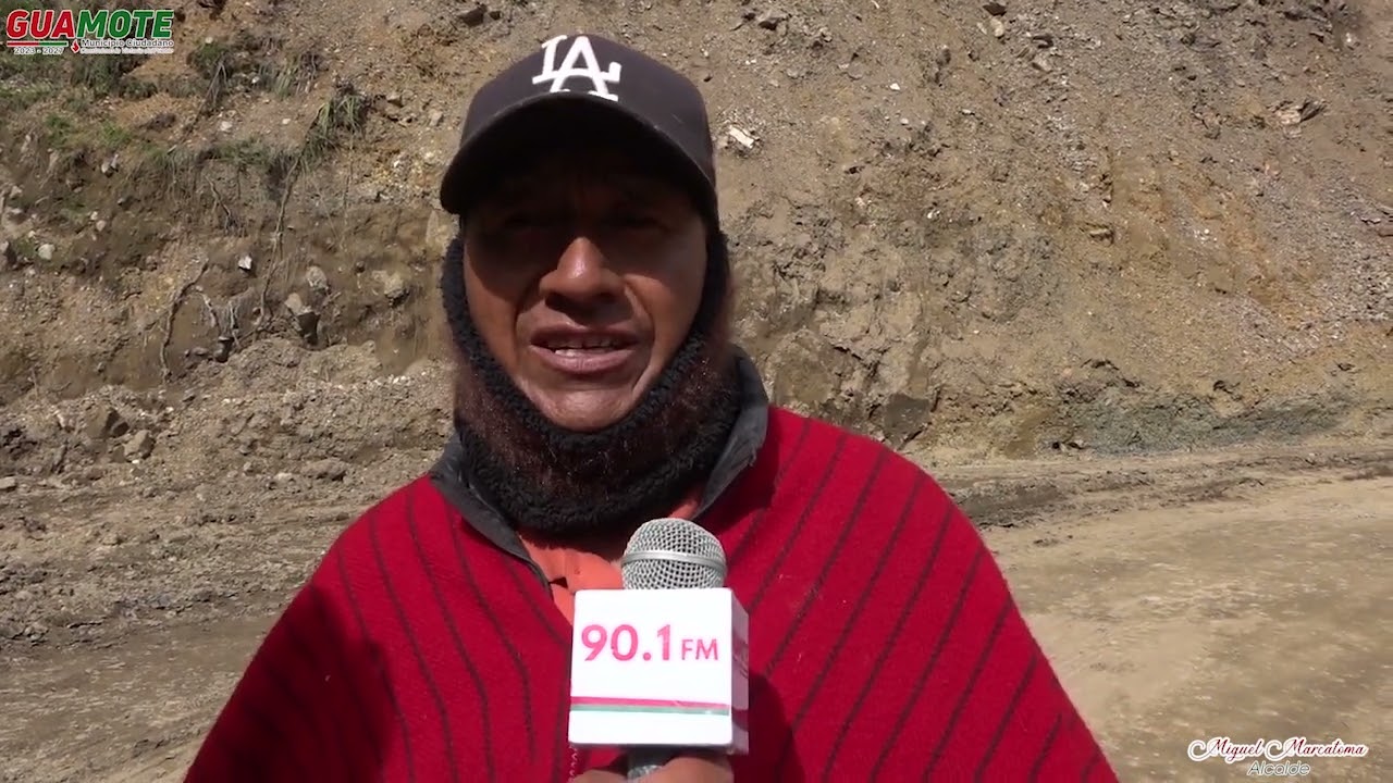 Mantenimiento y lastrado vial en la comunidad Sanancahuan Grande.