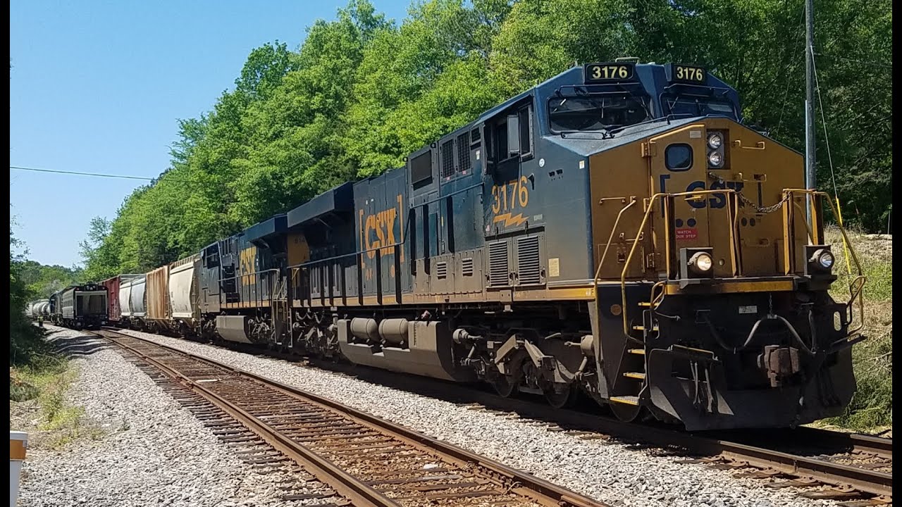 CSX Train Q583 With CSX Leader 3176 At Catawba SC On The CSX Monroe Subdivision. 4-26-2021