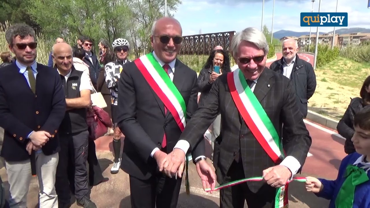 Il ponte ciclopedonale che unisce i parchi “Nicholas Green” di Cosenza e “Robinson” di Rende