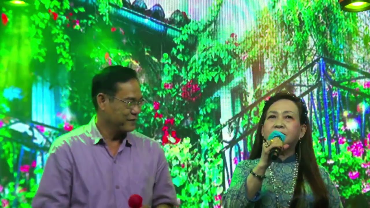 Hoa nở về đêm