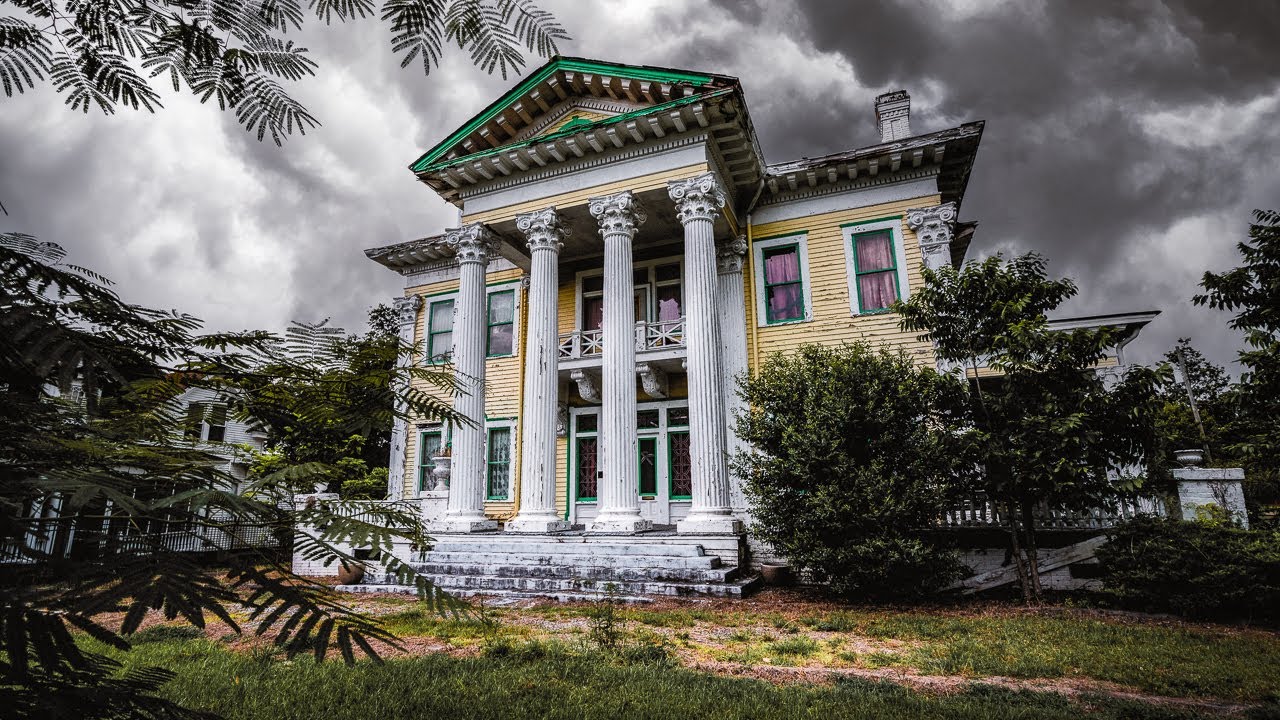 EXPLORING A 200 Year Old ABANDONED Mansion