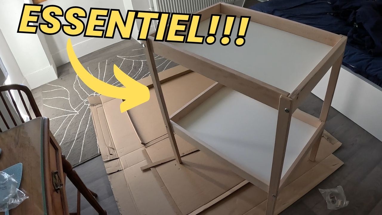 Assembler la table &agrave; langer IKEA SNIGLAR