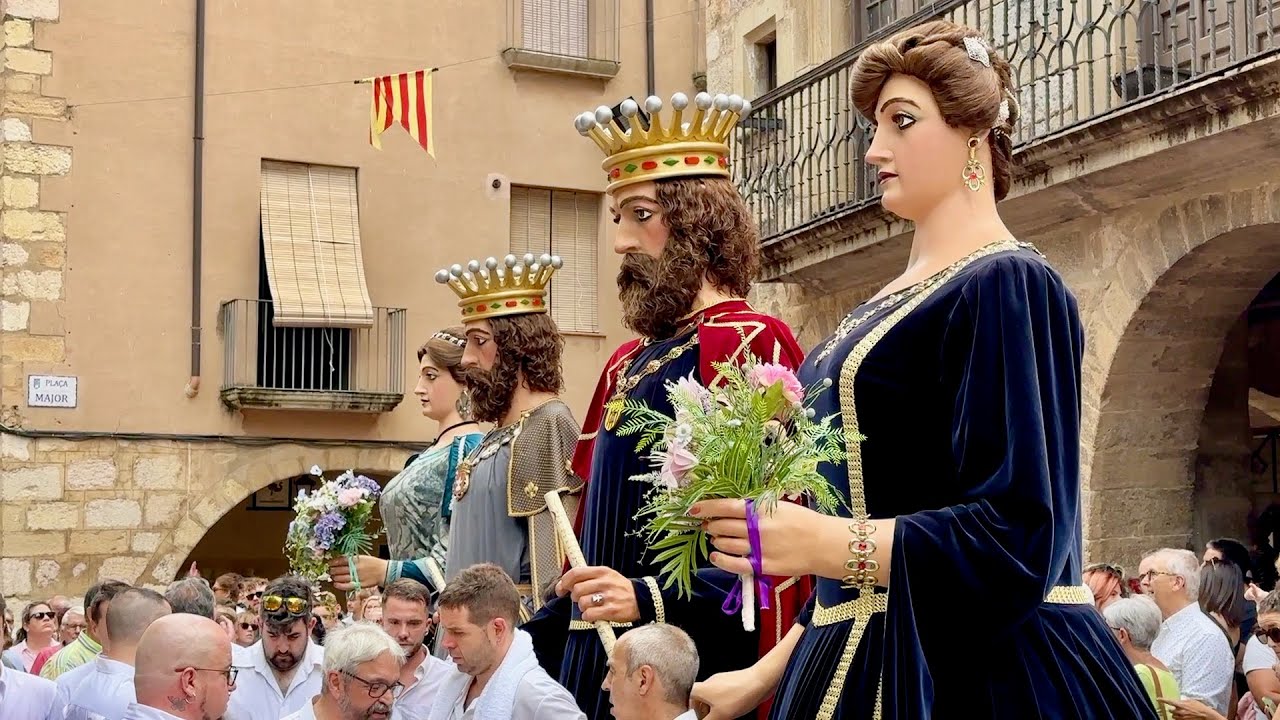 Cercavila de baixada i inauguració Exposició “160 anys dels Gegants i Nanos de Montblanc"