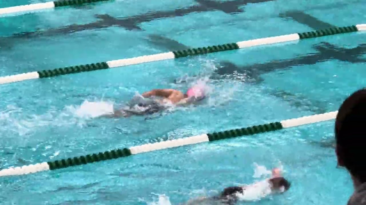10 year old swimmer’s 50 meter freestyle dash