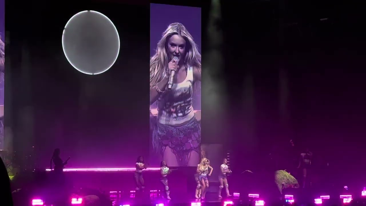 PRETTY UGLY / ZARA LARSSON / MIDNIGHT SUN TOUR MALMO SWEDEN 